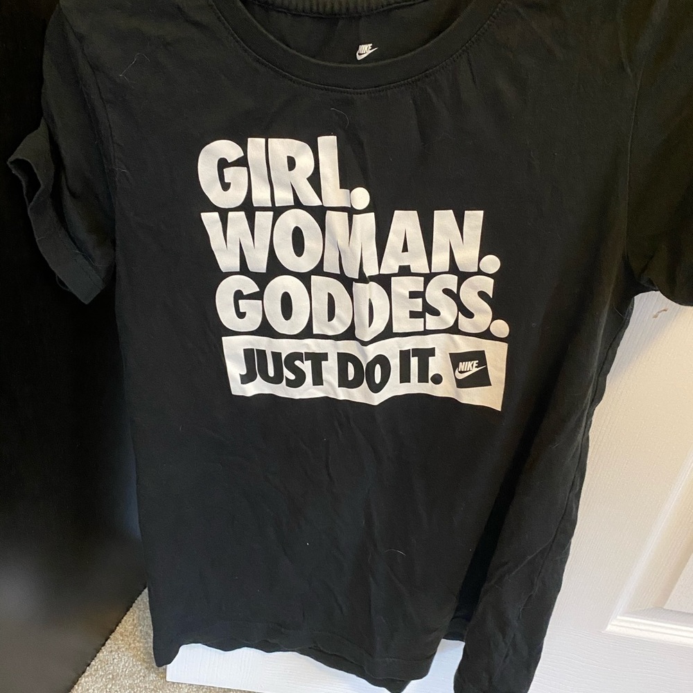 Women’s Nike tee shirt